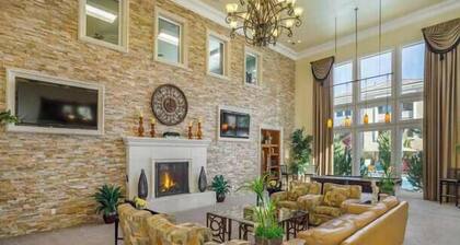 New 1BR Apt Heated Pool, Spa, & Sauna