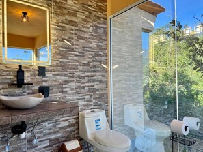 Comfort Tent | Bathroom | Shower, towels, soap, shampoo - Cumbres Los Veranos (Las Juntas y los Veranos)