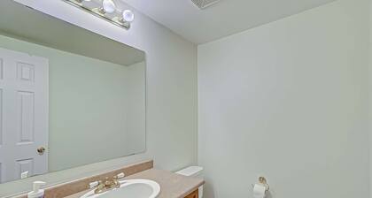 Modern & Spacious 5BR/ 4Bath