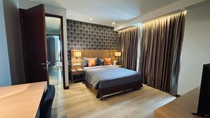 Premium Apartment, 3 Bedrooms, Non Smoking, City View | Laptop workspace, soundproofing, free WiFi