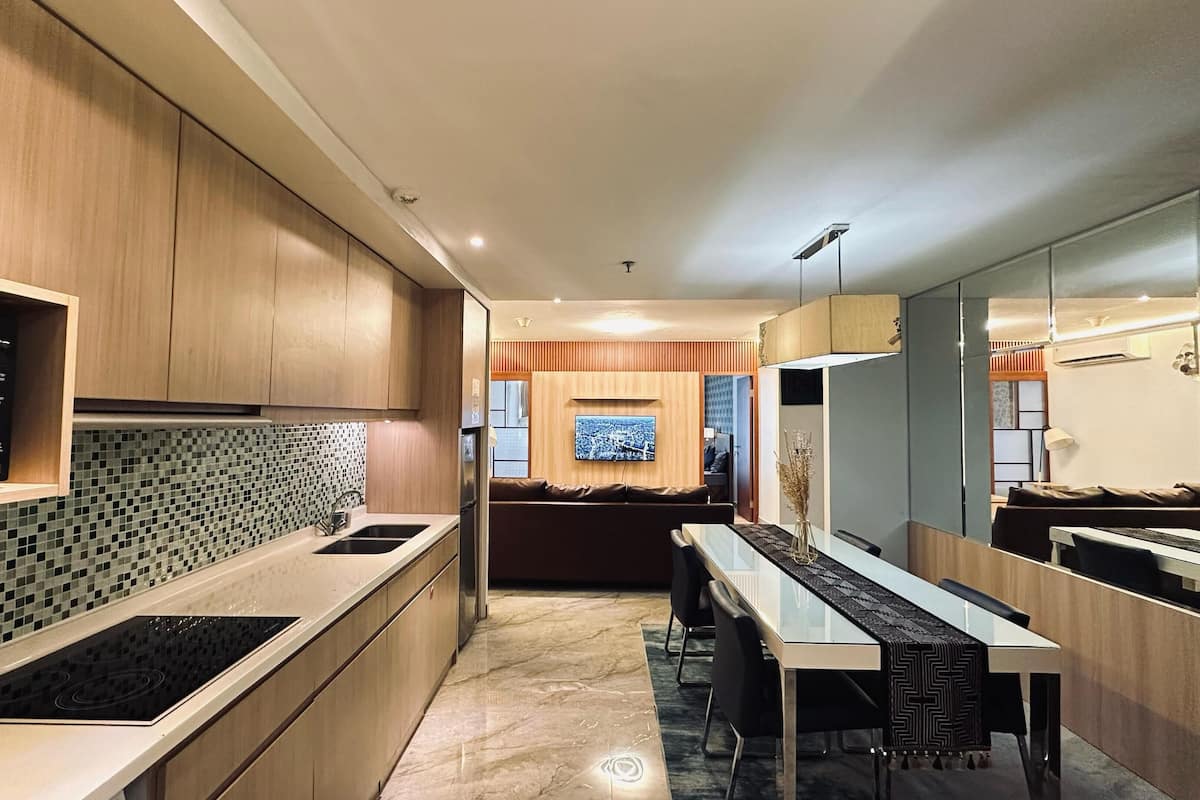 Premium Apartment, 3 Bedrooms, Non Smoking, City View | Living area