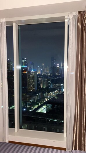 Executive Apartment, 2 Bedrooms, City View | Laptop workspace, soundproofing, free WiFi