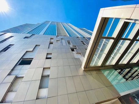 Fachada. The H Tower Rasuna Suites By Villaloka