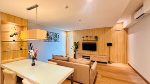 小型公寓, 2 间卧室, 城市景观 | 起居区