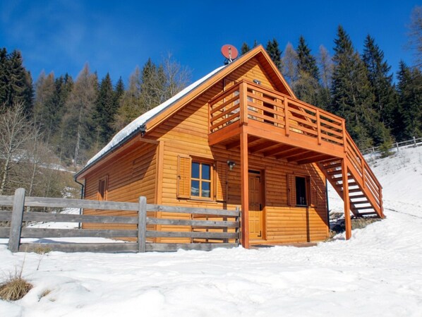 Exterior - Chalet near Lake Wörthersee, ski resort nearby (Liebenfels)