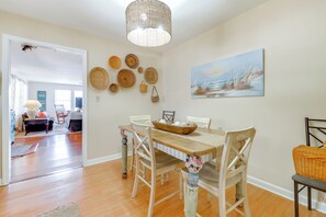 Dining - Surf City Coastal Escape w/ Fire Pit (Hampstead)