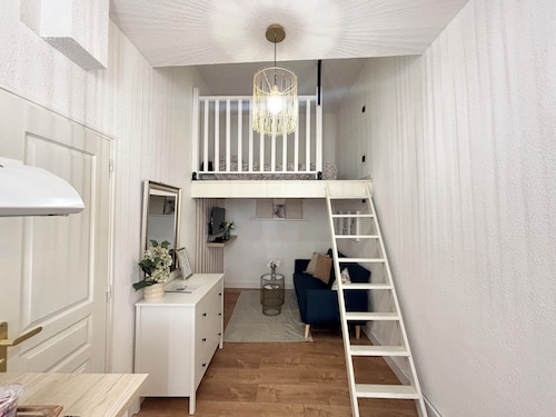Lovely studio with mezzanine in city center
