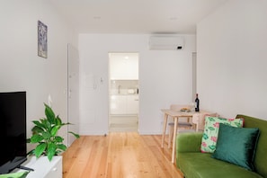 City Apartment, 2 Bedrooms, Non Smoking | Living area | 12-inch TV with cable channels