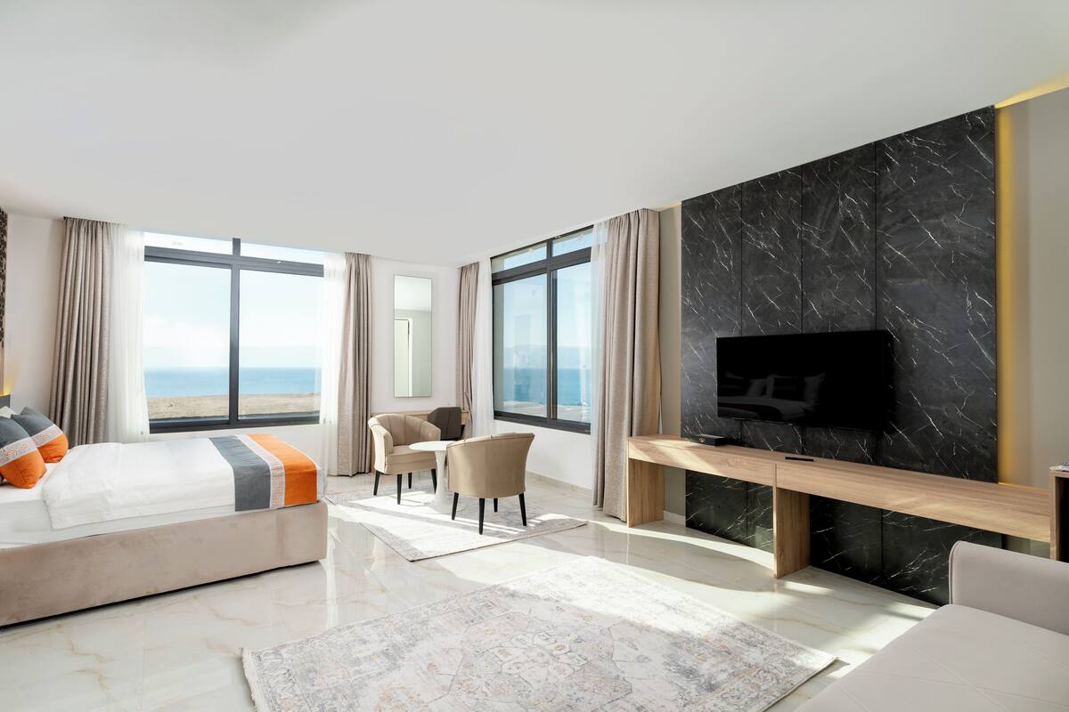 Standard Suite