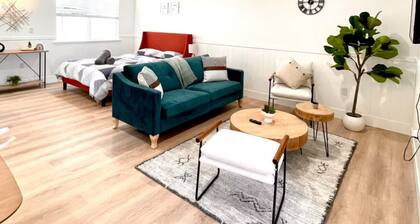 Welcome to Our Cozy Masterbedroom near Disneyland