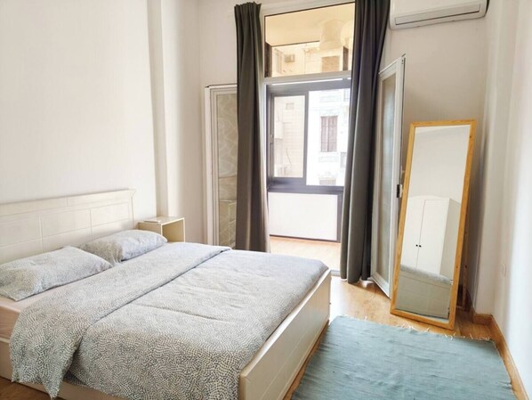 2 bedrooms, iron/ironing board, free WiFi, bed sheets