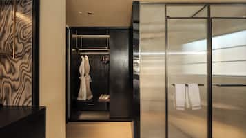 Senior Twin Room | Living area