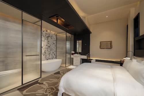 Superior Double Room | Bathroom