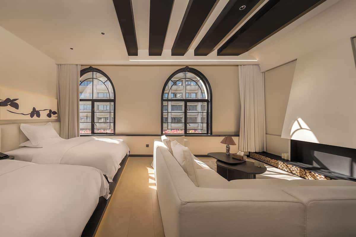 Romantic Suite | Premium bedding, minibar, blackout drapes, soundproofing