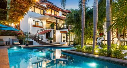 Luxury 6BR in Bucerias Golden Zone: Villa Moderna