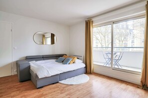 1 bedroom, iron/ironing board, travel cot, WiFi