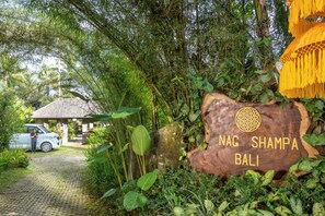 Property entrance - Nag Shampa Private Estate (Taro)