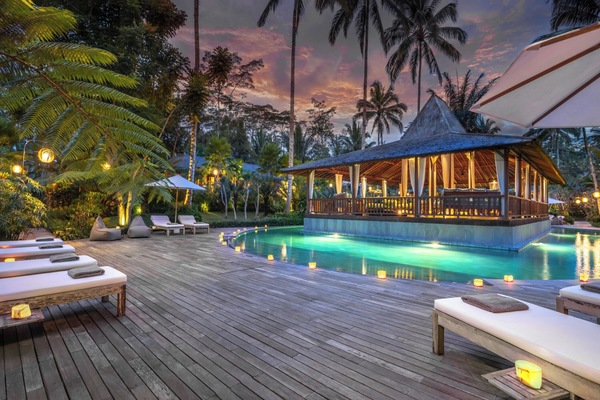 5 outdoor pools