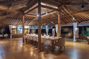 8BR Luxury Villa | 5 Pools, Yoga Pavilion, Massage Studio, Lush Garden, Chef | Dining room - Nag Shampa Private Estate (Taro)