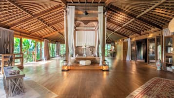 8BR Luxury Villa | 5 Pools, Yoga Pavilion, Massage Studio, Lush Garden, Chef | Living area