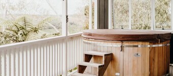 The Outcrops Lodge @ Maui Farms