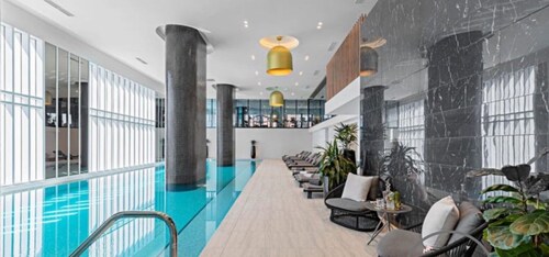 New Modern 2-Bedroom Duplex Free Parking - City View, Near To All Attractions