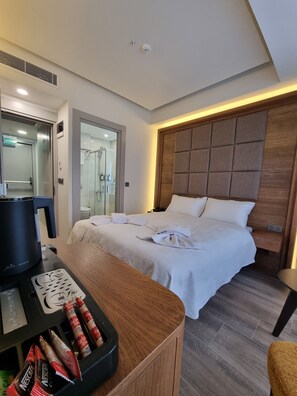 Premium bedding, minibar, in-room safe, desk - RIJJI HOTEL ISTANBUL OLD CITY (Istanbul)