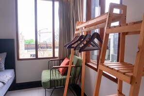 Een bureau, gratis wifi