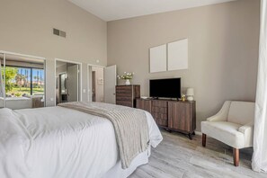 2 bedrooms, iron/ironing board, WiFi (free), bed sheets