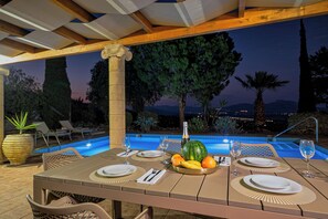 Outdoor dining - Villa Lavanda, panoramic view! (Kalathos)