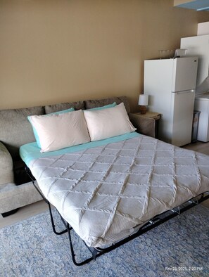 1 habitación, tabla de planchar con plancha, wifi y ropa de cama 