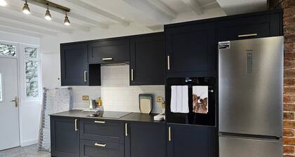 Llangollen Retreat with Stunning Views of the Castle