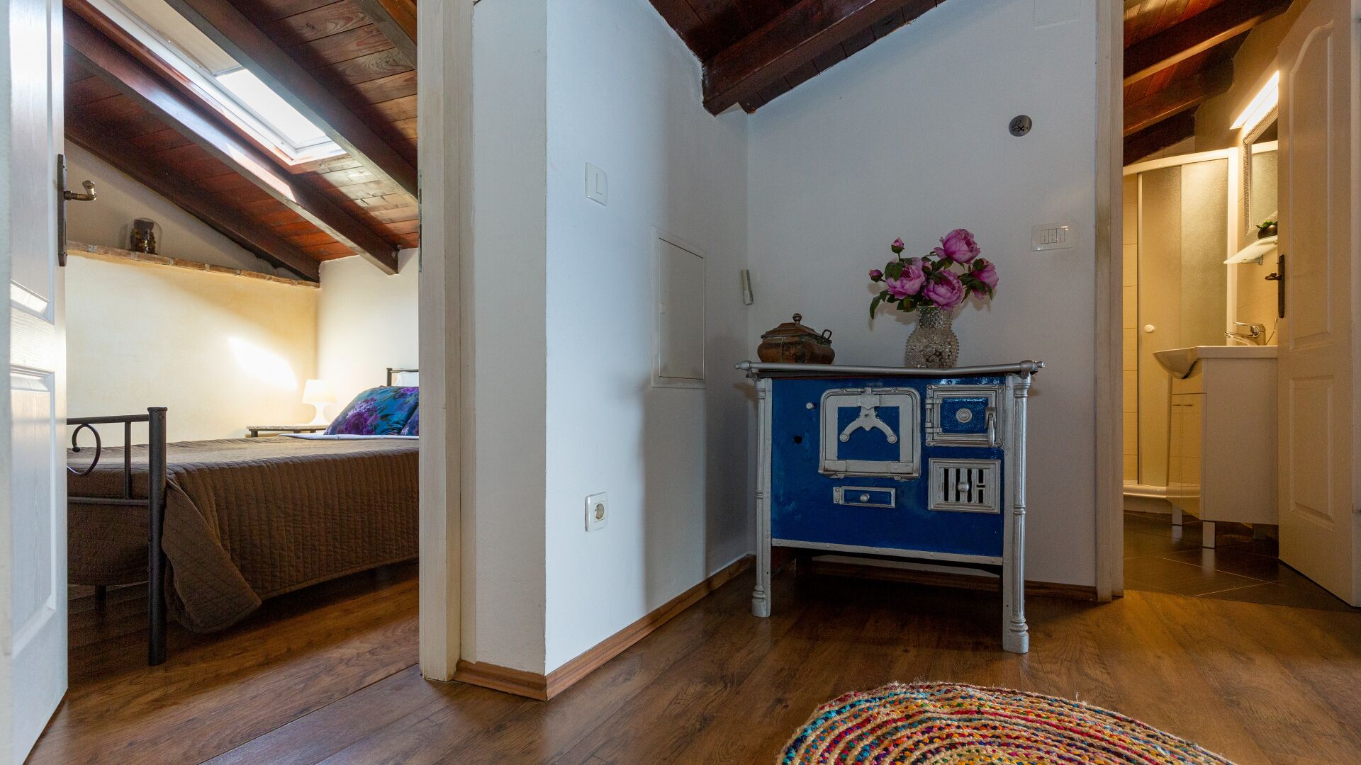 4 habitaciones, tabla de planchar con plancha y wifi gratis 