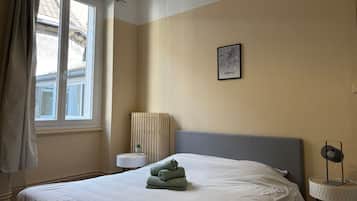 3 chambres, fer et planche à repasser, Wi-Fi, draps fournis