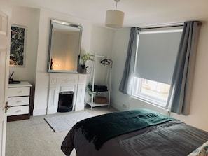 Iron/ironing board, free WiFi, bed sheets - Avon View | Wessex Quarters (Salisbury)