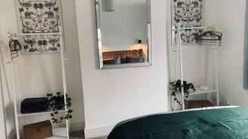 Iron/ironing board, free WiFi, bed sheets