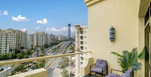 Departamento, balcón, vista a la ciudad | Balcón