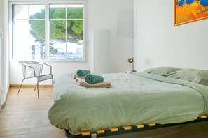 1 bedroom, free WiFi, bed sheets