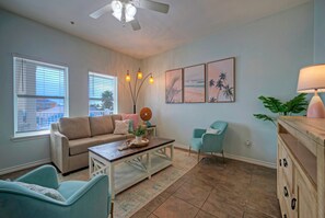 Smart TV - Sleeps 16 w/ Pool + Minutes to Beach | Costa Bahia - 2 Condos (Port Aransas)