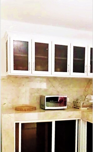 Interior -  100 m2  BIG Apartment With AC, Free ParKing + WIFI Near JUMBO Supermarket (San Pedro de Macorís)