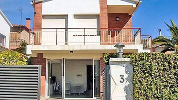 Nhà, 4 phòng ngủ, hiên | Ngoại thất