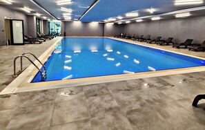 Indoor pool - lUX Residence on High Floor 03 (Istanbul)