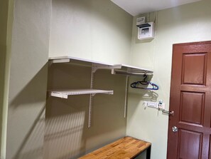 Quarto duplo luxo | Escrivaninha, Wi-Fi de cortesia, roupa de cama