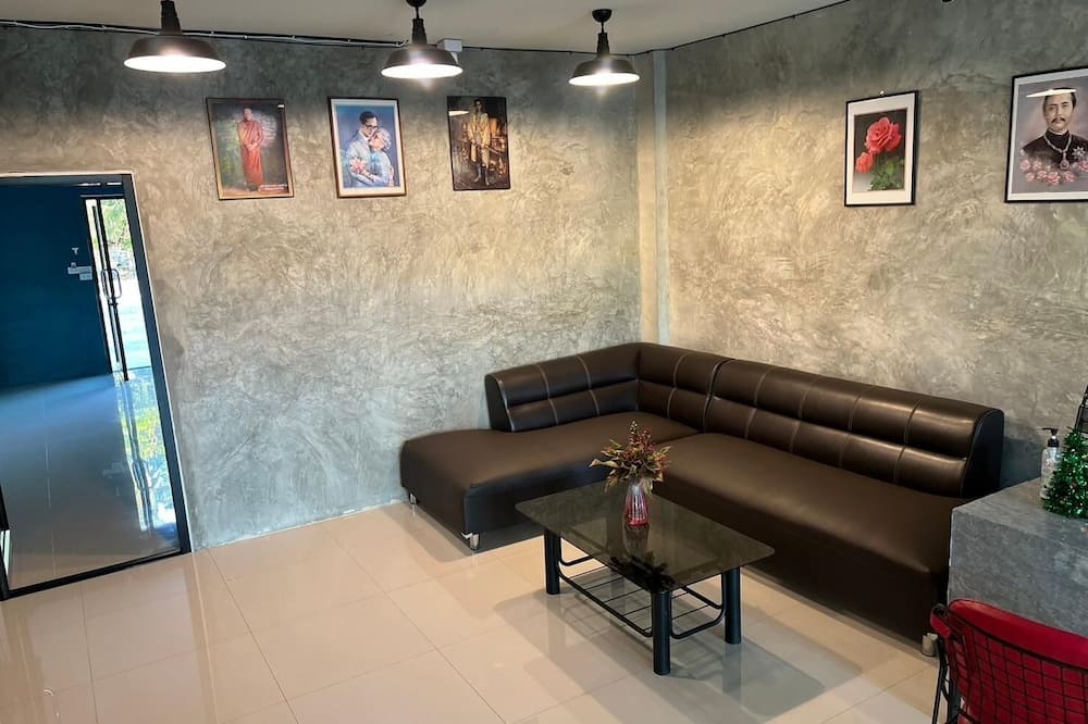 V Tharm Hotel