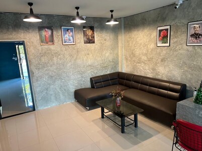 V Tharm Hotel