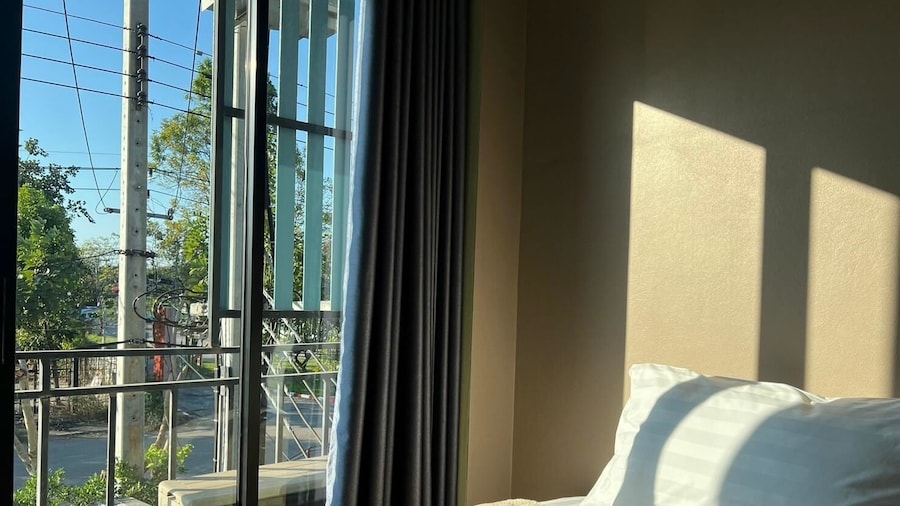 V Tharm Hotel