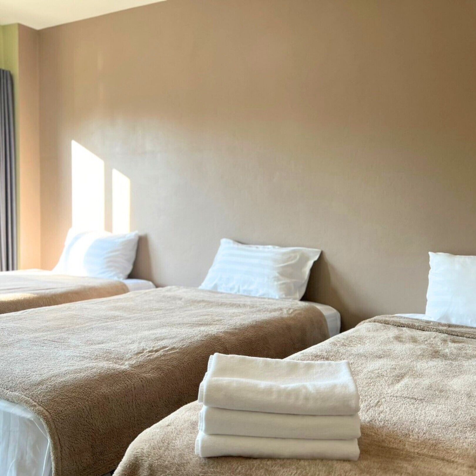 Deluxe Triple Room | Desk, free WiFi, bed sheets