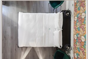 Deluxe-Zimmer | Zimmersafe, Schreibtisch, Verdunkelungsvorhänge, schallisolierte Zimmer