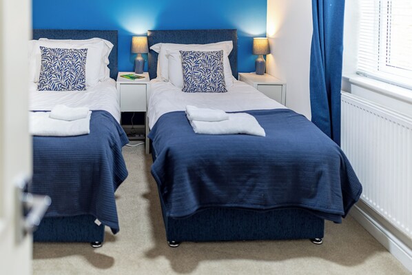 2 habitaciones, tabla de planchar con plancha y wifi gratis 