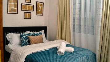 2 bedrooms, iron/ironing board, WiFi, bed sheets